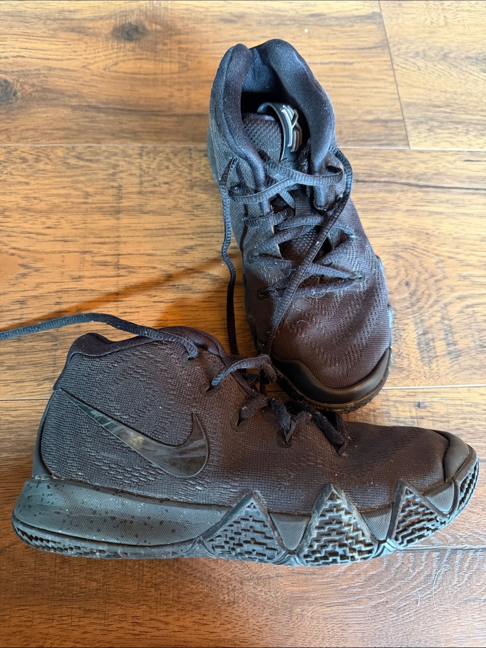 Nike Kyrie Kids Black High-Top Sneakers - Picture 4 of 6